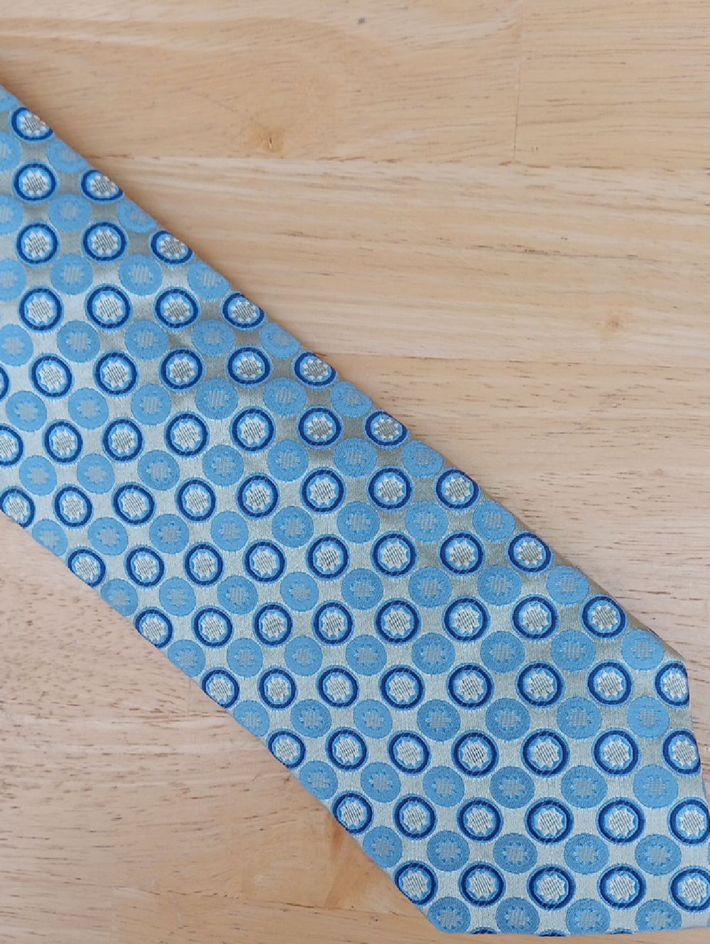 Hugo Boss Cream Tie with Navy and Light Blue Geometric Circles